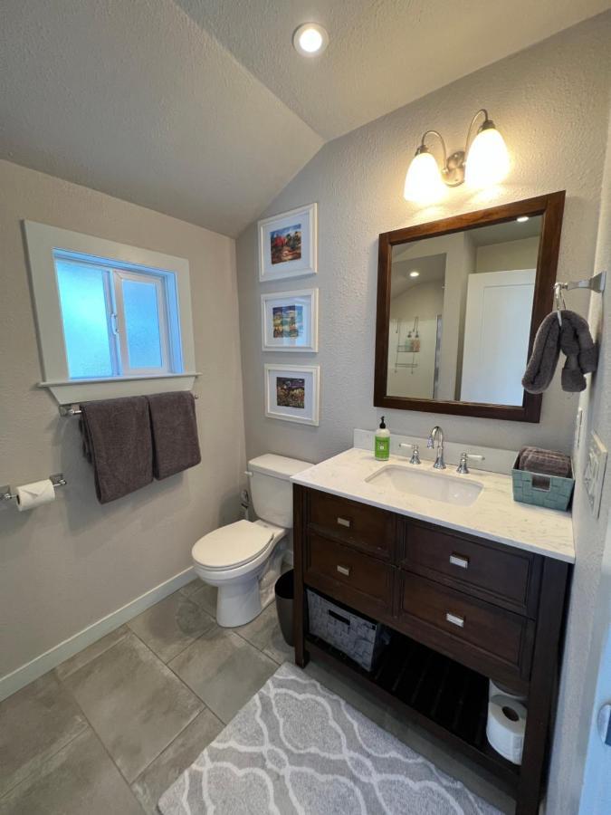 The Midtown Cottage- W/ Private Entrance And Views Санта-Крус Экстерьер фото